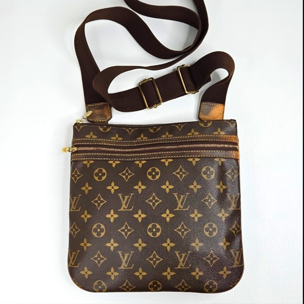Authentic Louis Vuitton Pochette Bosphore Shoulder Bag w/ Dustbag